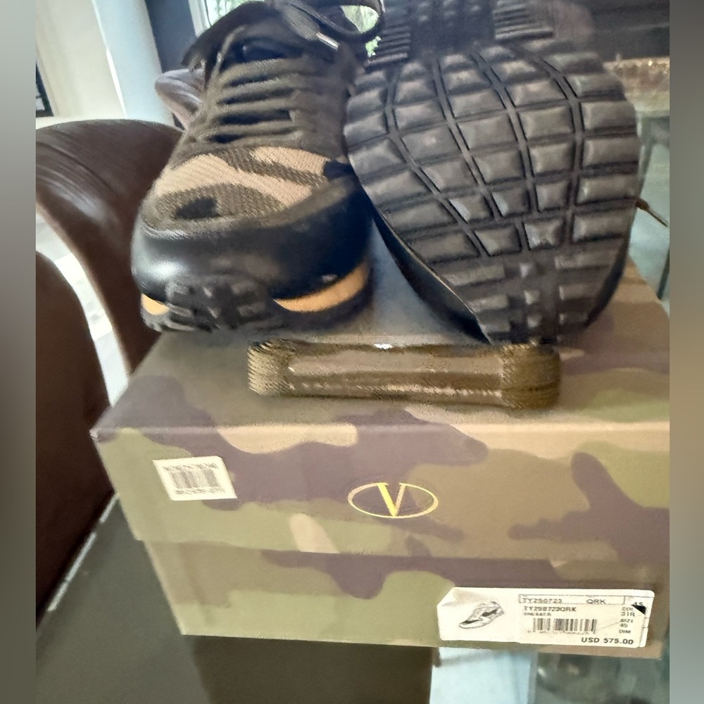 Valentino men’s shoes like new
